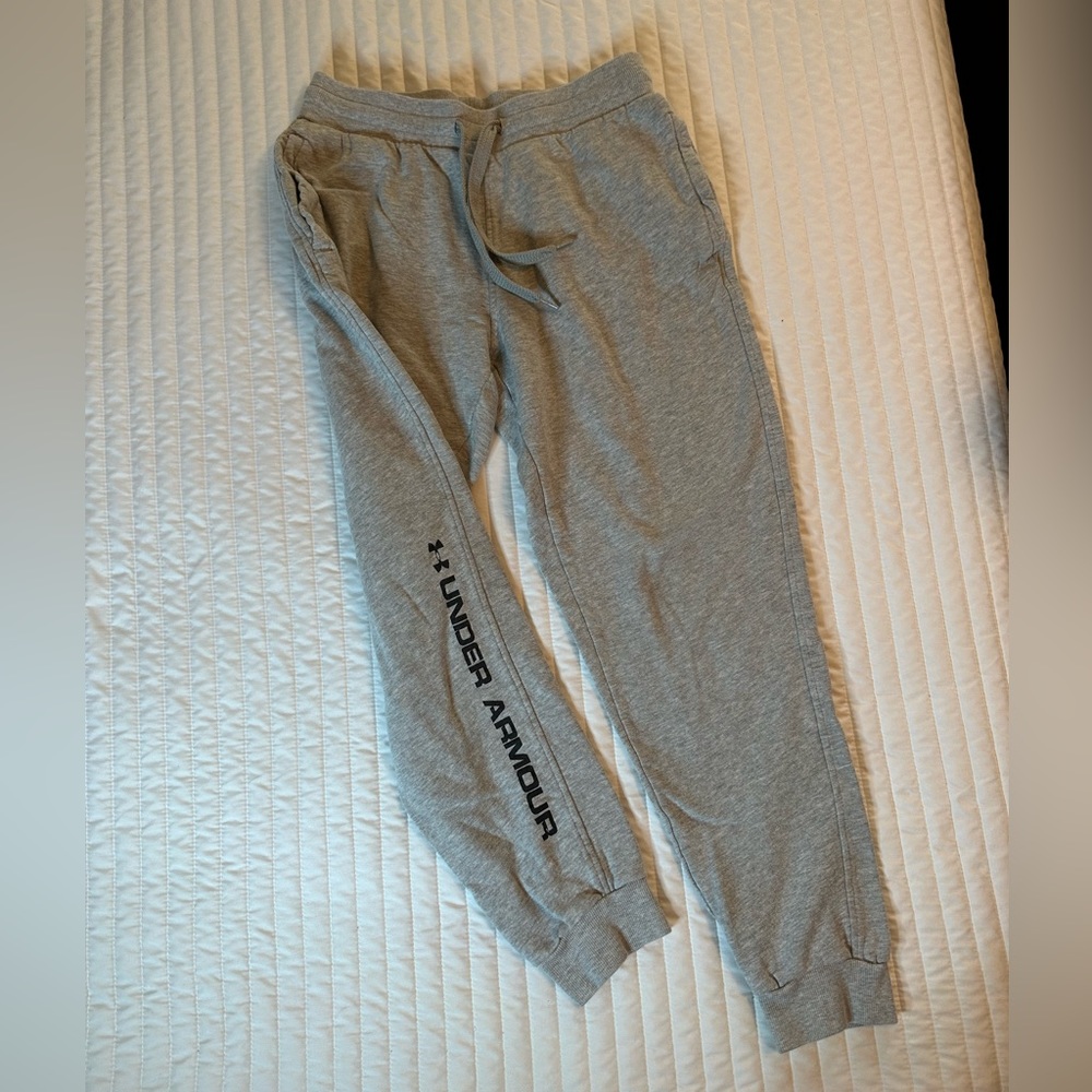 Under Armour Men’s Small Gray Joggers